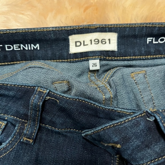 DL1961 Florence Instasculpt Jeans - Picture 3 of 9